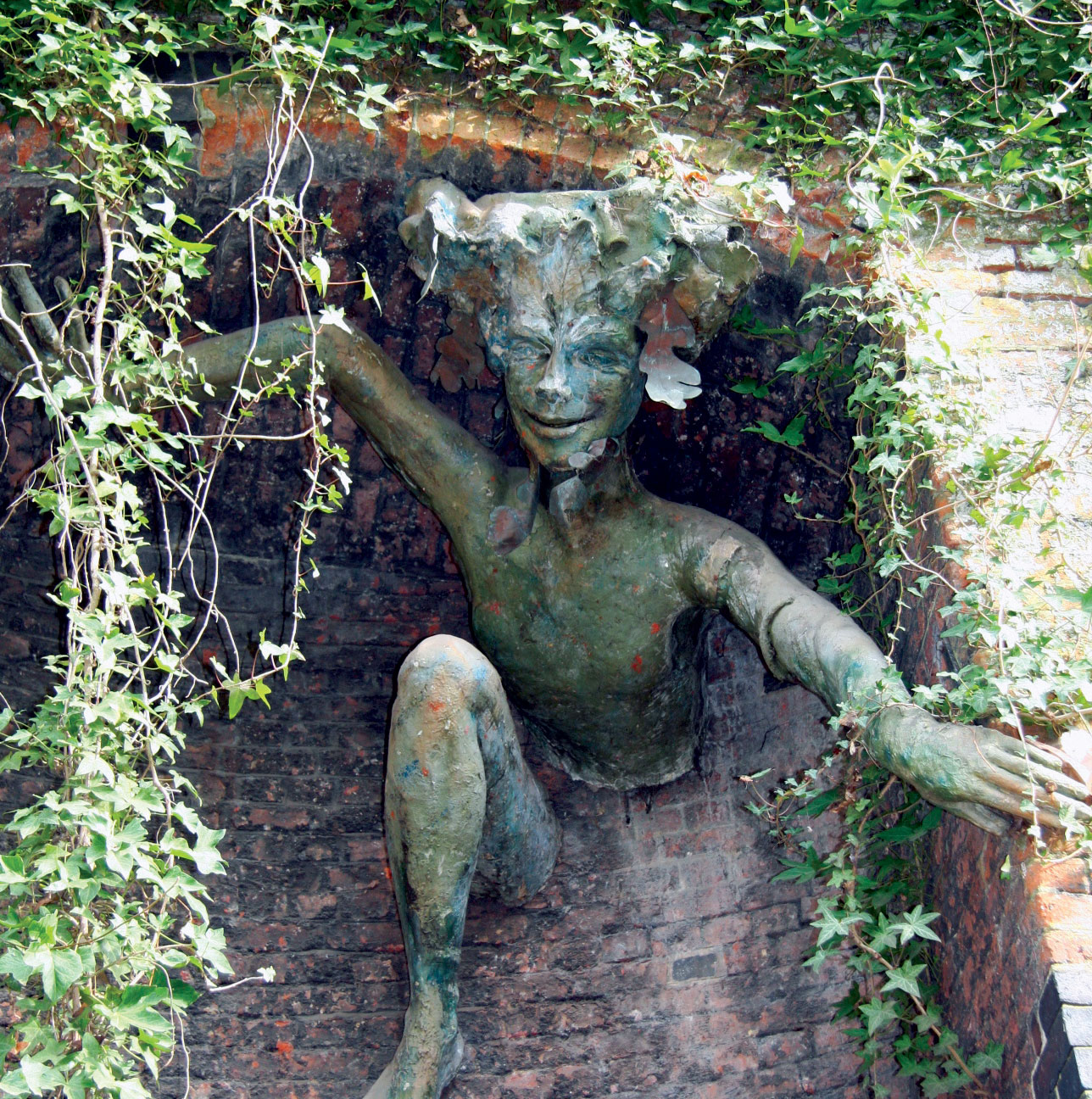 The Spriggan can be found near the overhead footbridge from Vicarage Path at the end of the Crouch End platforms.